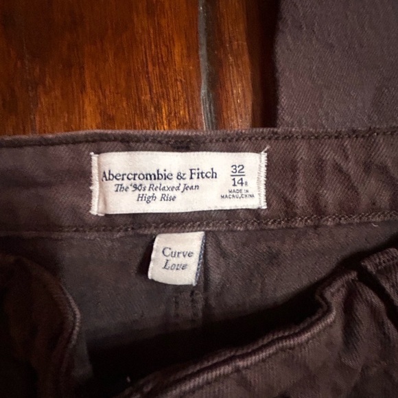 NWT Abercrombie & Fitch The 90’s Relaxed Fit High Rise Jeans - Picture 3 of 9